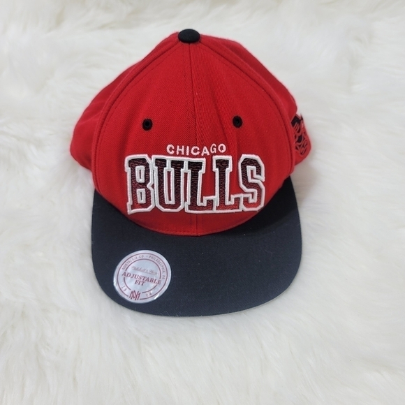 NBA HARD WOOD CLASSICS  CAP BULLS - Picture 1 of 8